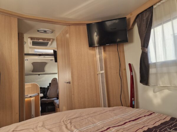 Mclouis NEVIS LUX | CamperHome - matkaauto rent Tartus